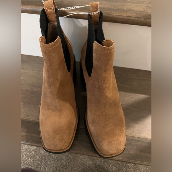 Gianni Bini Platform Boots - Picture 6 of 8